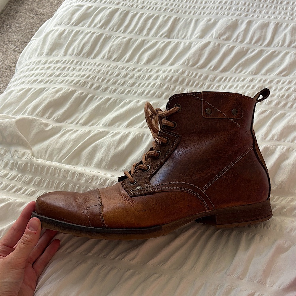 Bull Boxer brown leather lace up boots
size 10/43